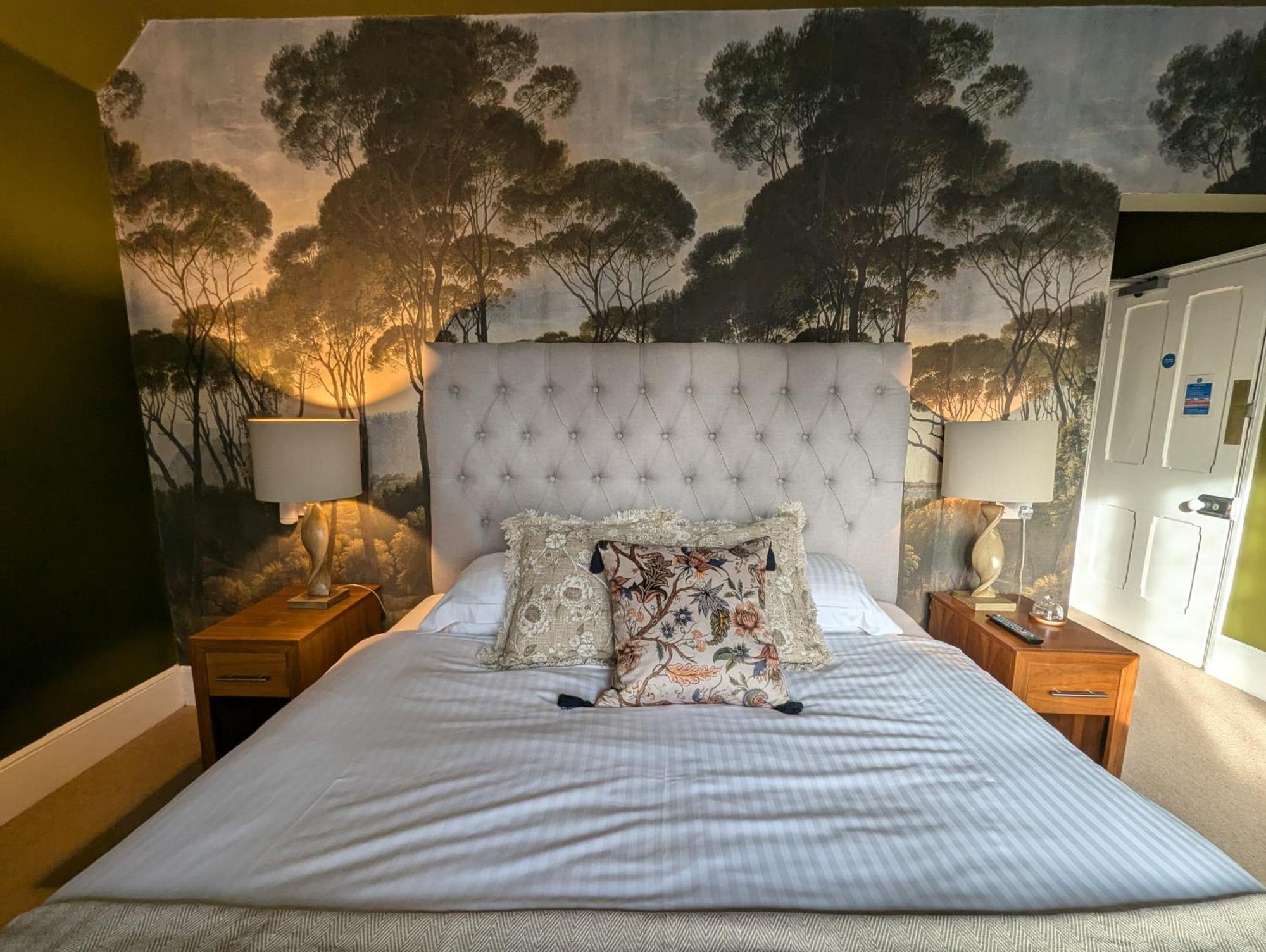 Hilmarton The Duke Hotel מראה חיצוני תמונה